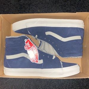 NWT Vans Sk8-Hi cozy hug Parisian night VN0005U9JDU. Navy blue/white Sz. 8M/9.5W